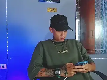 Stripchat Watch Live Sex Cams of Liam_lee