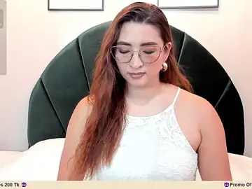 Stripchat Nude Webcam of _LaraMom_