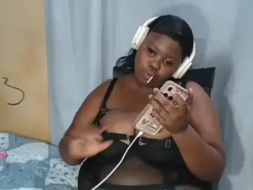 Stripchat Sex Cam of ChocolateChubbyx
