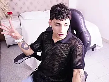 Stripchat Sex Cam of JhoanLeandro