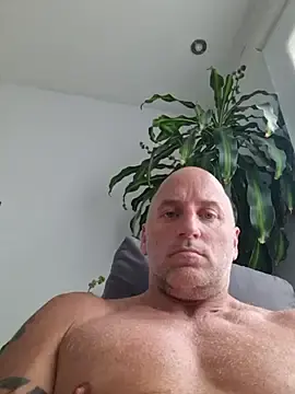 Stripchat Free Live Porn of Senor_martin