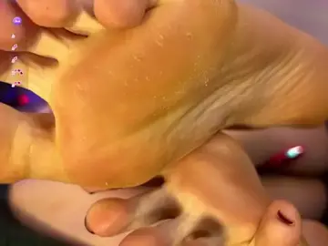 Stripchat Free Live Porn of _ccrystaa_
