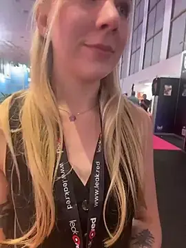 Stripchat Nude Webcam of SabrinaRose_xxx