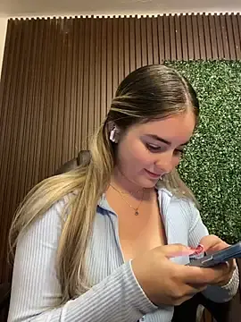 Stripchat Sex Cam of imlindapink