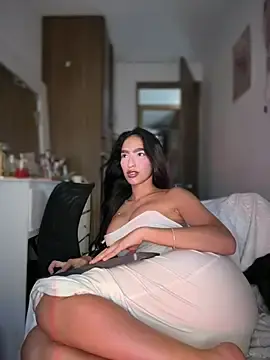 Stripchat Live Sex Cam of DulceLenns