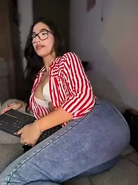 Stripchat Free Live Porn of DulceLenns