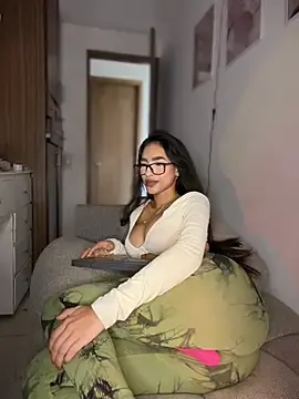 Stripchat Free Porn Cam of DulceLenns