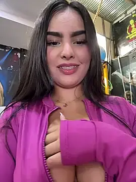 Stripchat Free Live Porn of Maddy_Rouse_