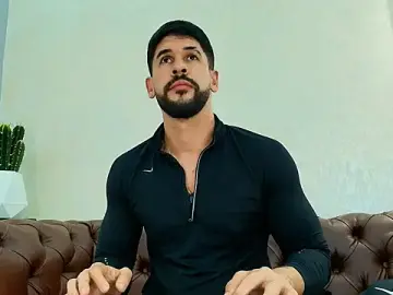Stripchat Sex Cam of Petesevans