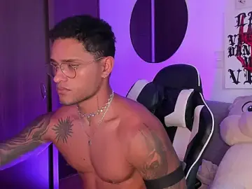 Stripchat Sex Cam of Alessandro_Vanni