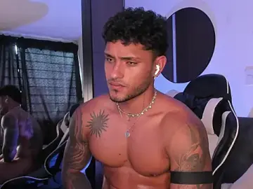 Stripchat Free Porn Cam of Alessandro_Vanni