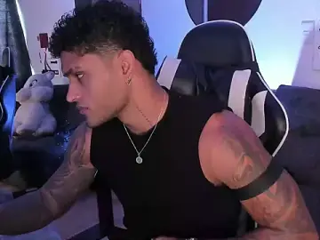 Stripchat Live Sex Cam of Alessandro_Vanni