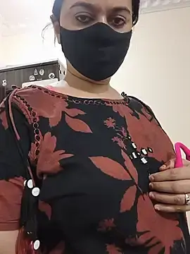 Stripchat Live Sex Cam of spasyQueen69