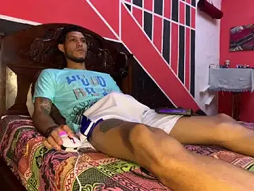 Stripchat Adult Webcams of tanned_boy