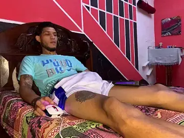 Stripchat Live Porn of tanned_boy