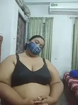 Stripchat Sex Cam of momo_loves