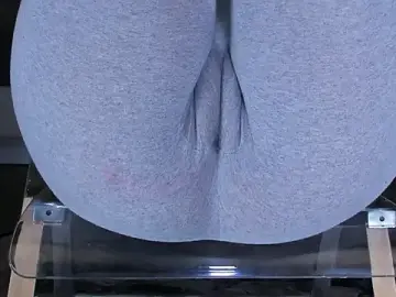 Stripchat Free Live Porn of Cameltoe_squirt_inPants