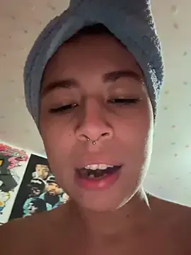 Stripchat Sex Cam of Cherry_Luna1