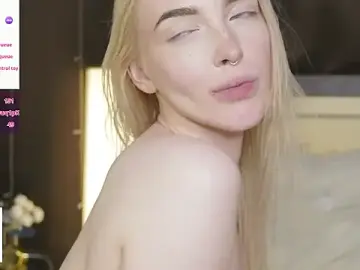 Stripchat Live Sex Cam of MaeEversley
