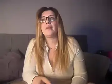 Stripchat Watch Live Sex Cams of curvy_rosie69