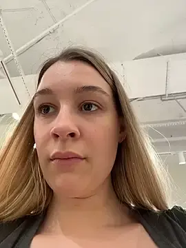 Stripchat Sex Cam of SashaCatt