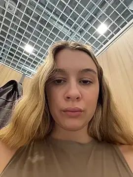 Stripchat Nude Webcam of SashaCatt
