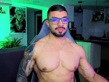 Stripchat Free Live Porn of Michael_Diamond