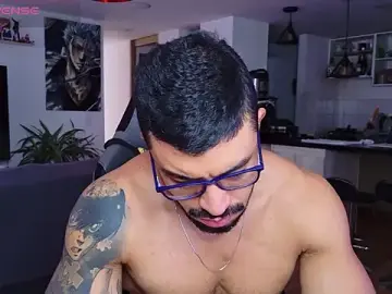 Stripchat Best Webcam of Michael_Diamond