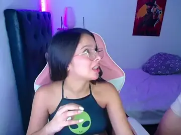 Stripchat Live Sex Cam of jessi_and_boy