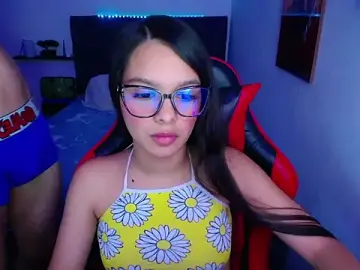 Stripchat Live Sex Cam of jessi_and_boy