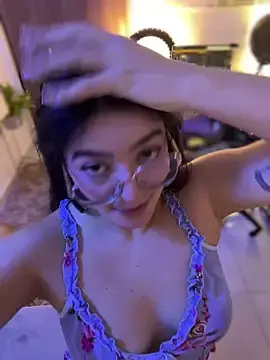 Stripchat Nude Webcam of Lia_flowers