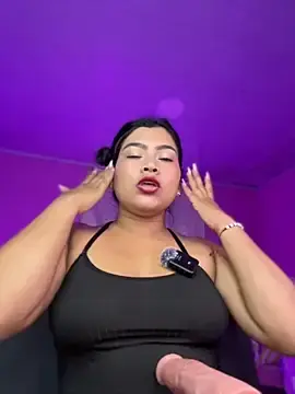 Stripchat Free Porn Cam of LunaaRosse