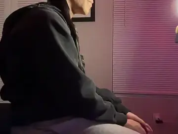 Stripchat Sex Cam of jadethedivine101