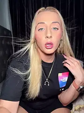 Stripchat Live Sex of Strongqueen
