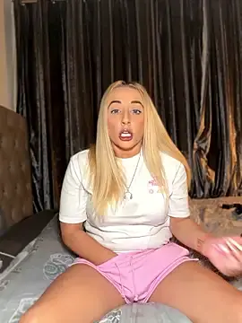 Stripchat Live Porn of Strongqueen