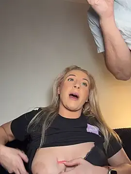 Stripchat Live Sex Cam of Strongqueen