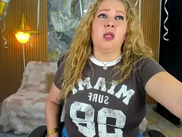 Stripchat Watch Live Sex Cams of Danna_topless