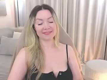 Stripchat Live Sex Cam of ElleQ