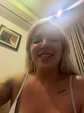 Stripchat Watch Live Sex Cams of Juuhschmitt
