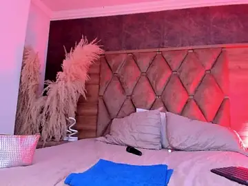 Stripchat Free Porn Cam of ThaliaHall_1