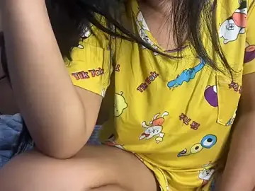 Stripchat Live Sex Cam of asian-doll