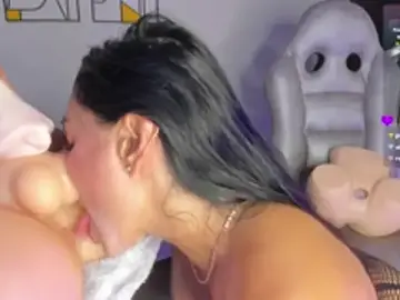 Stripchat Live Sex Cam of maribad