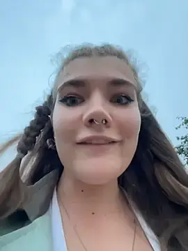 Stripchat Free Porn Cam of Holy_Tereza