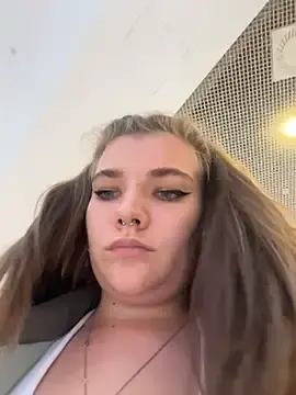 Stripchat Free Porn Cam of Holy_Tereza