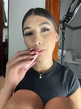 Stripchat Adult Webcam of BadLilAngelXXX