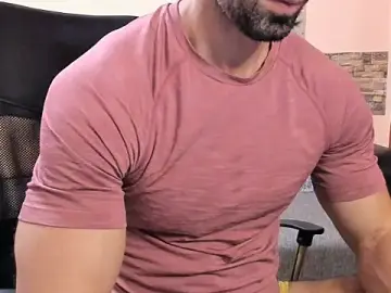 Stripchat Adult Webcam of HotHunkTrainer