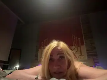 Stripchat Free Porn Cam of Roxy_Blume