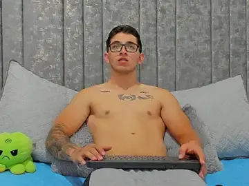 Stripchat Sex Cam of Calvin_Hunter