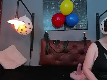 Stripchat Free Porn Cam of Samantha_mature56