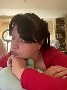 Stripchat Sex Cam of Poly_Nick